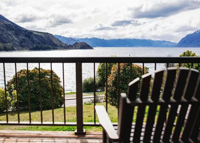 Hawea Hotel